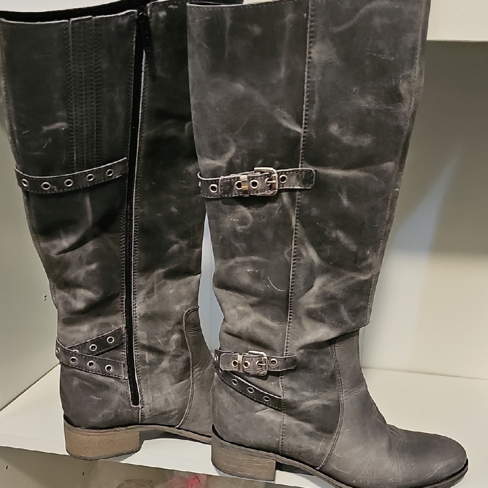 Stylish Black Knee-High Women's Boots